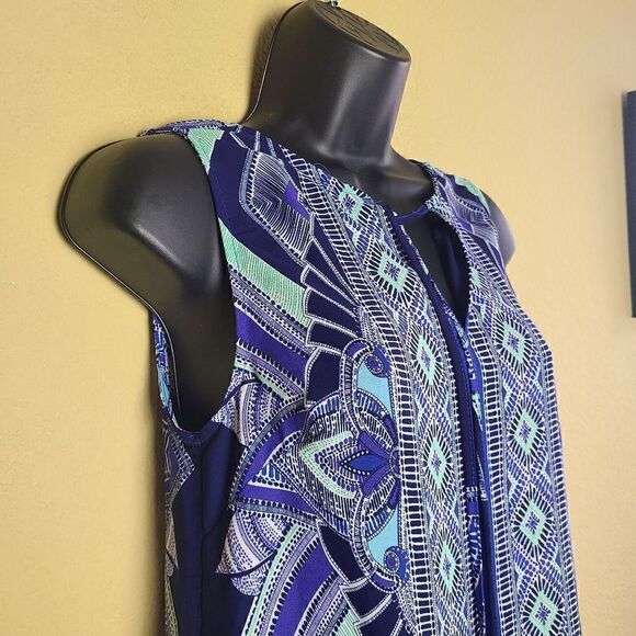 Rose & Thyme Sleeveless Top - Picture 2 of 7